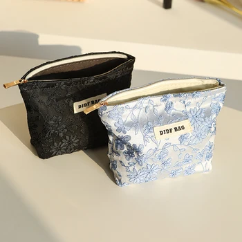 Нов малък размер женски козметична чанта преносим синя бродерия мини санитарна салфетка чанта за съхранение Commuter монета ключ чанта банка карта чанта